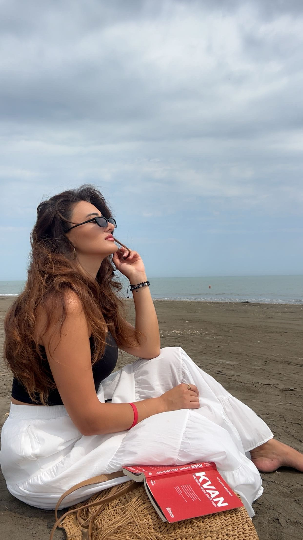 Bu qədər səs-küydə, bəlkə də susaraq danışmaq vaxtıdır. Bir yazı sənə özünü xatırlada bilər…
